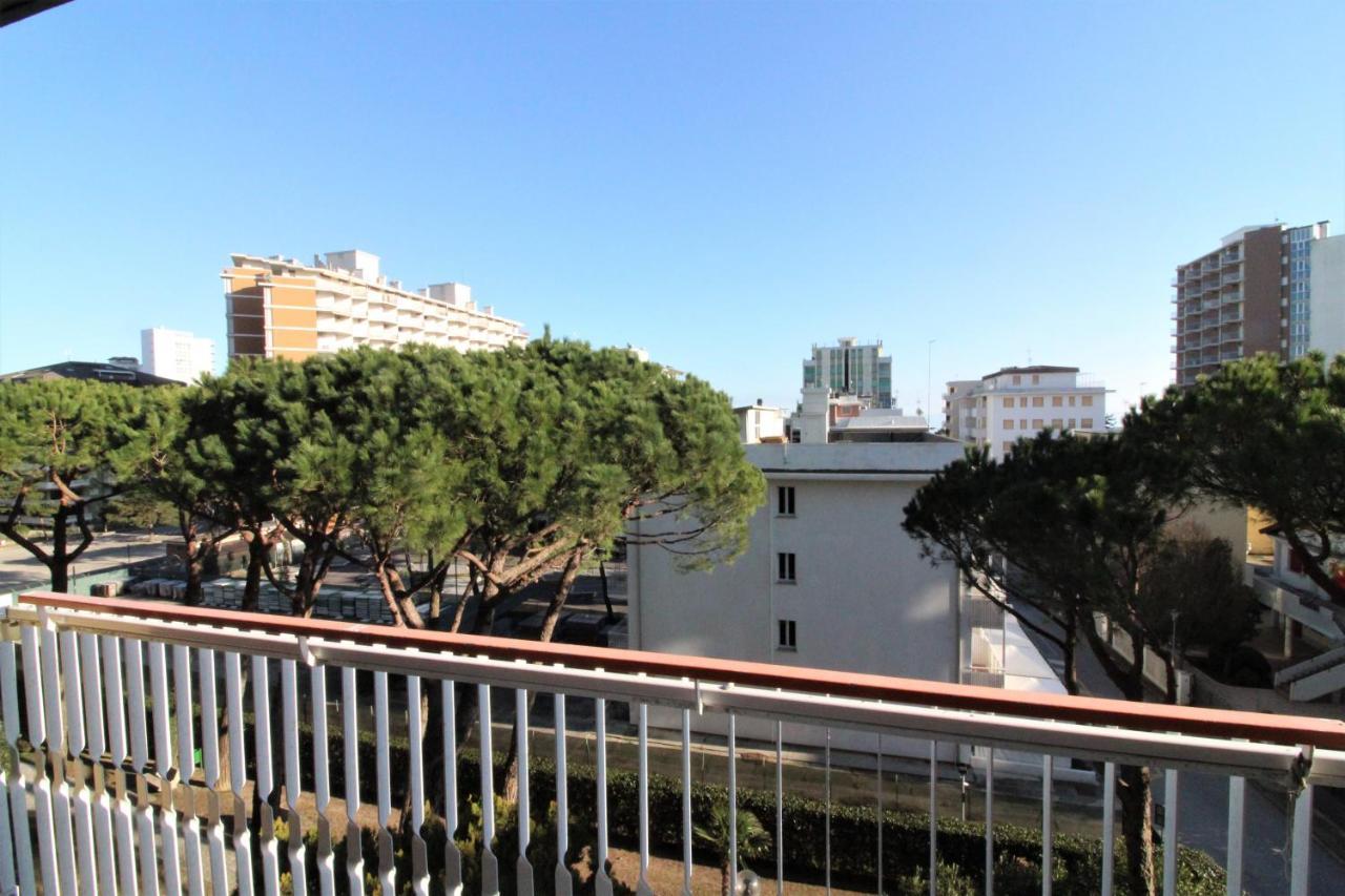 Appartamenti Puerto Do Sol Lignano Sabbiadoro Exterior photo